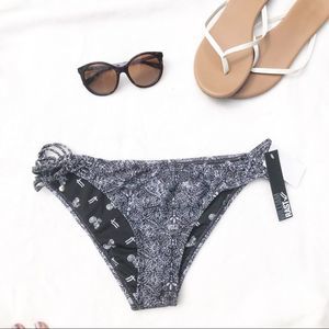 WILLIAM RAST Black & White bikini bottoms NWT large